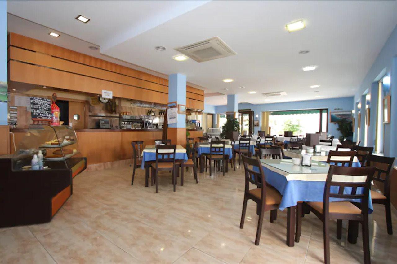 Hotel Oasis Conil De La Frontera Esterno foto
