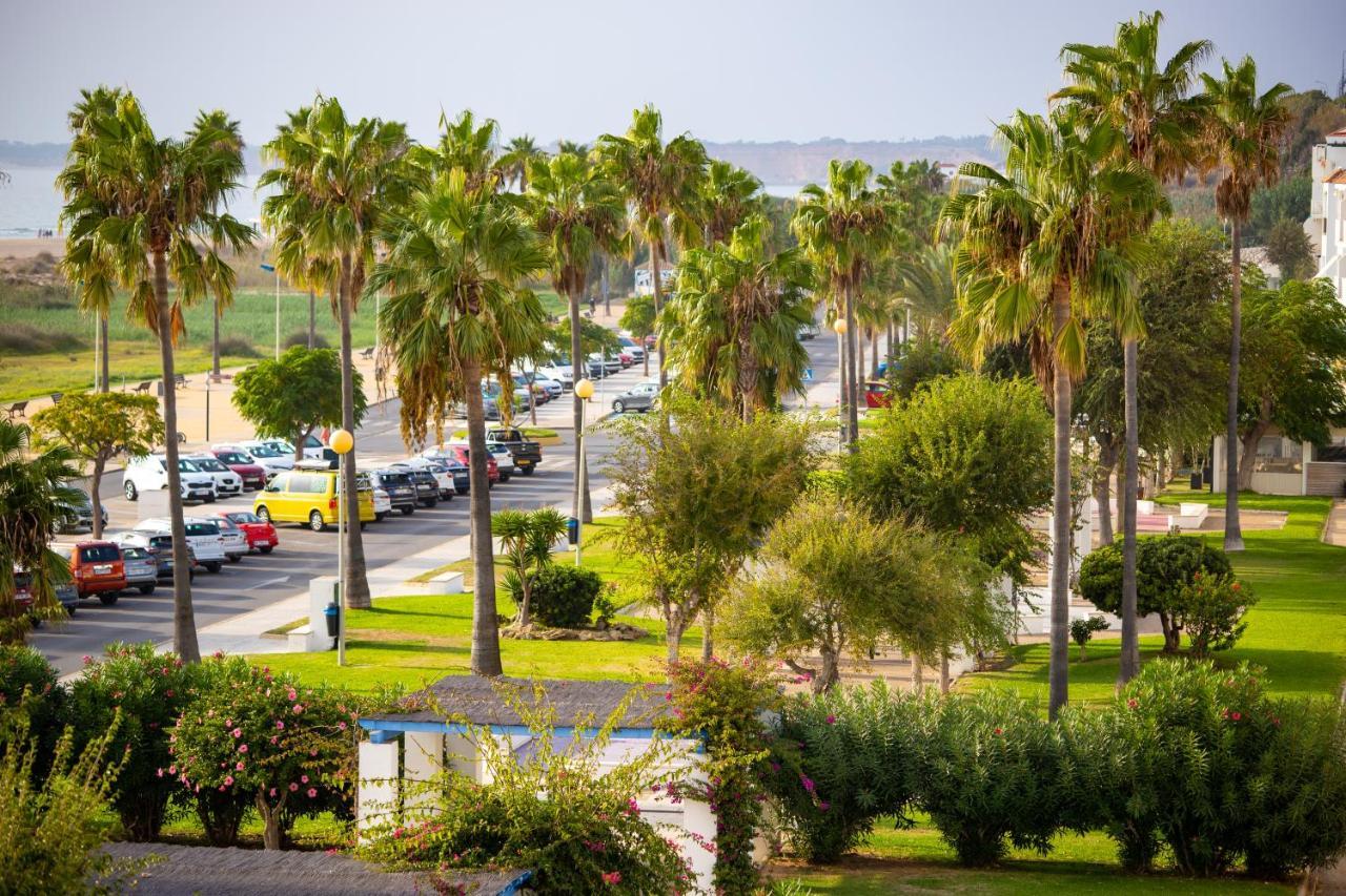 Hotel Oasis Conil De La Frontera Esterno foto