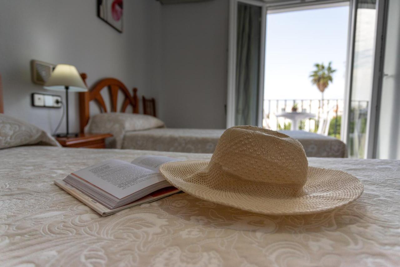 Hotel Oasis Conil De La Frontera Esterno foto