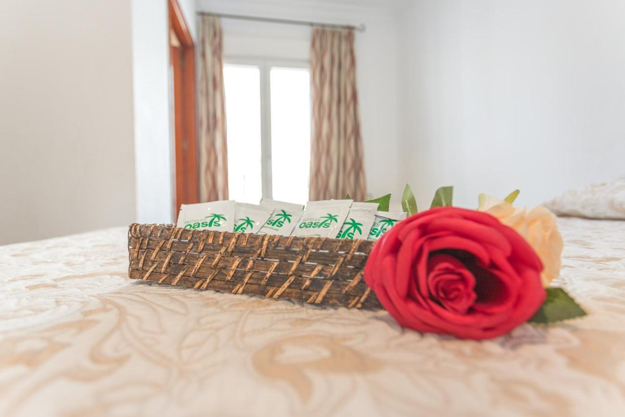Hotel Oasis Conil De La Frontera Esterno foto
