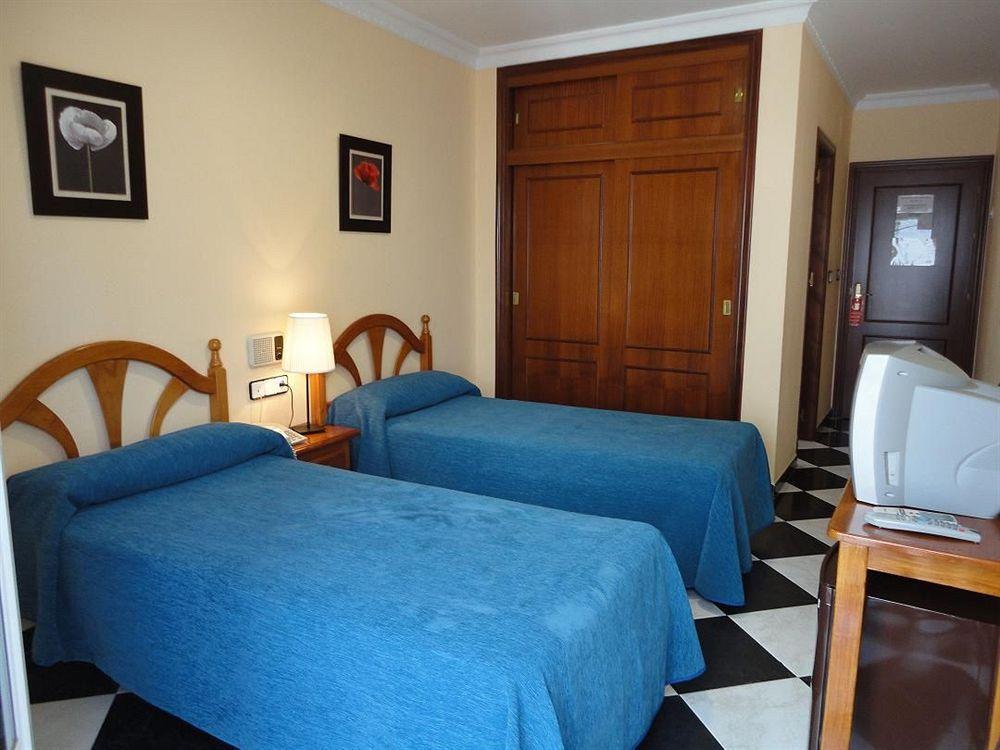 Hotel Oasis Conil De La Frontera Esterno foto
