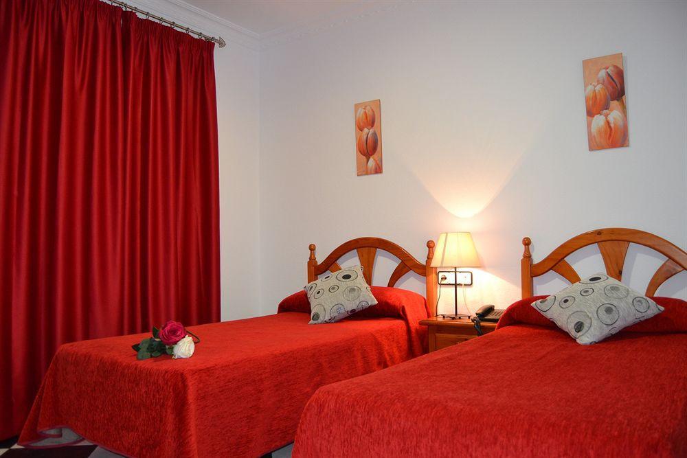 Hotel Oasis Conil De La Frontera Esterno foto