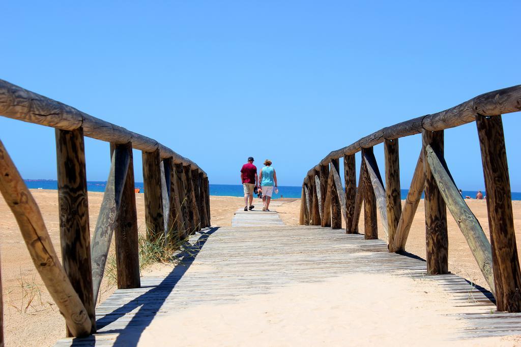 Hotel Oasis Conil De La Frontera Esterno foto