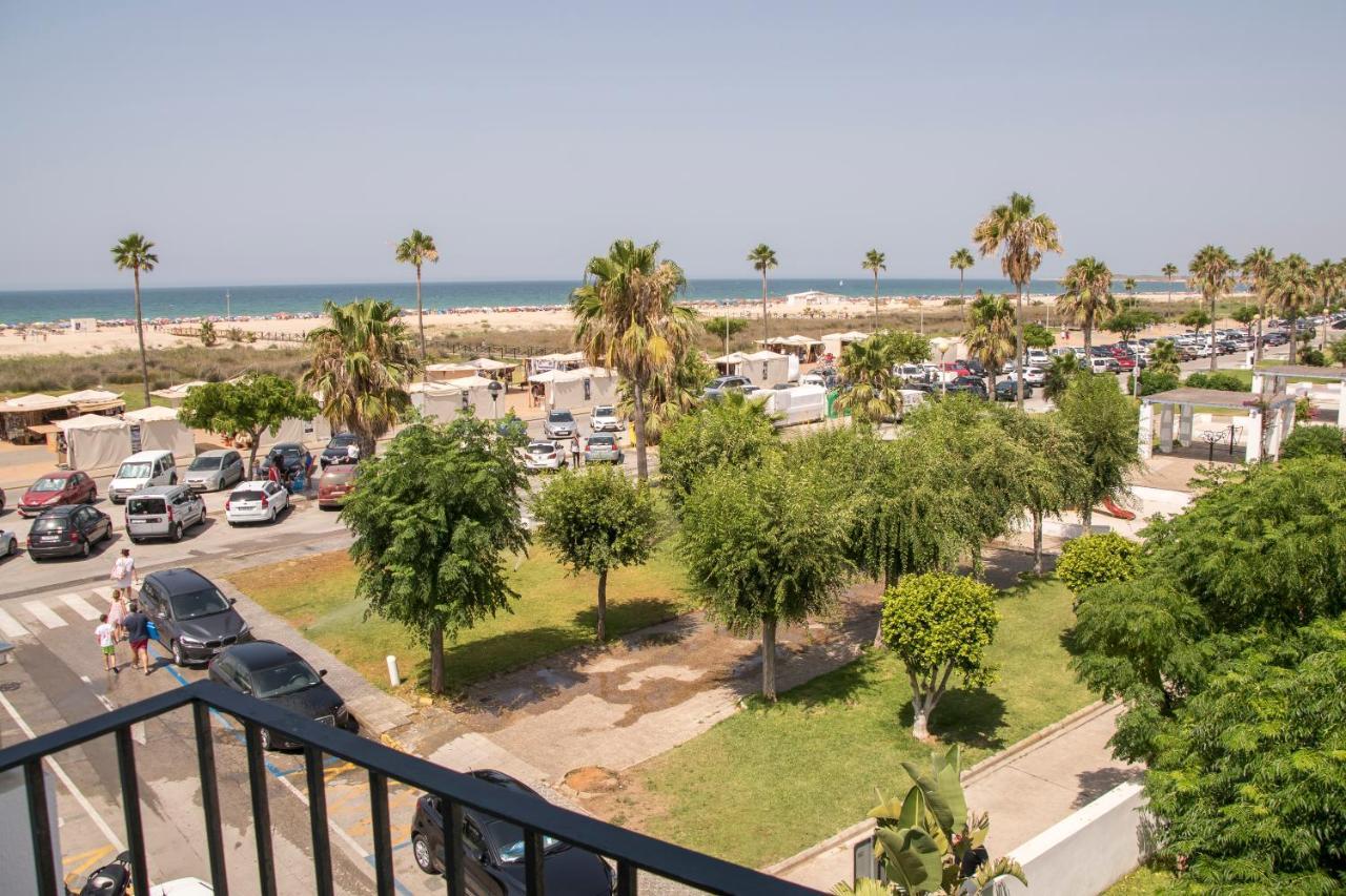 Hotel Oasis Conil De La Frontera Esterno foto